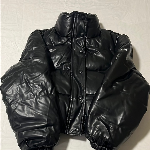 Alo Yoga Black Puffer Jacket for sale $120 or best offer. - Picture 3 of 6